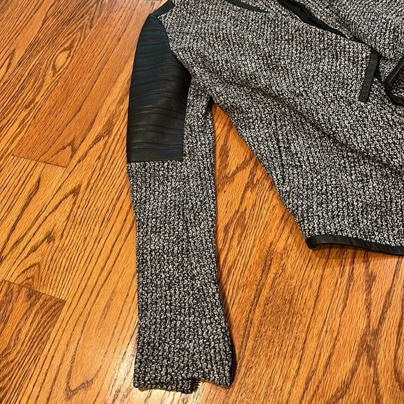 Generation Love Woman’s Grey Jacket With Black Accents - Picture 3 of 7